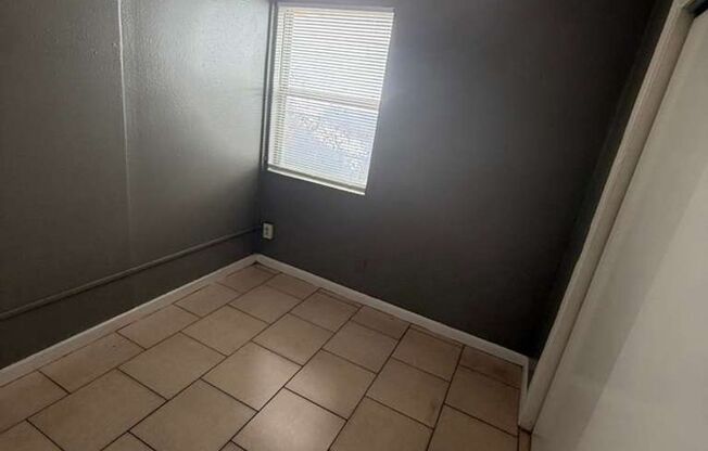 Cozy 2 bedroom/1 bathroom Single family home in the heart of Ybor! Apply for FREE This Holiday Season!