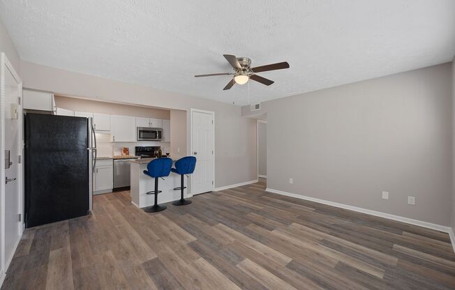 2 beds, 1.5 baths, 900 sqft, $1,650, Unit F05