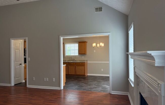 Beautifully Updated 3 BR / 2 BATH in Hampton!