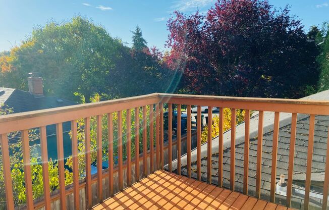 $1000 Off Before November 15th! 3 Bedroom in the Heart of W Seattle!