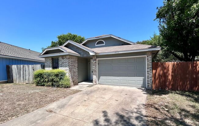 1908 Rainy Meadows Dr 78758 | 2 Bedroom 1 Bath 1 Car Garage $1595