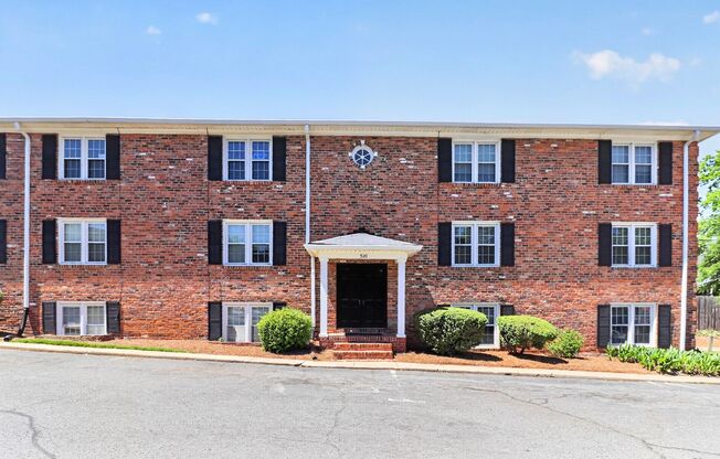 Lovely Two Bedroom Condo in Cotswold!