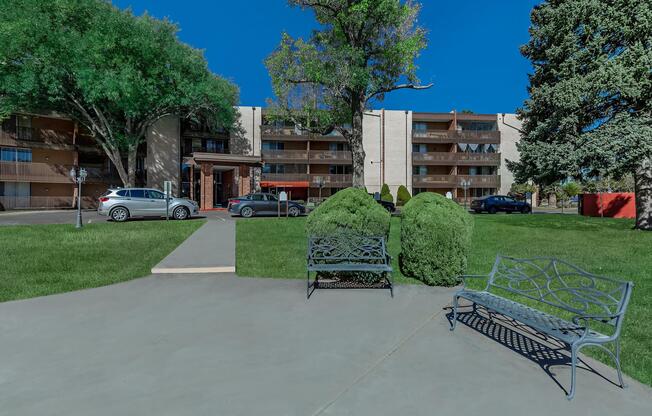 Villa Apartments - Apartment Living in Albuquerque, NM