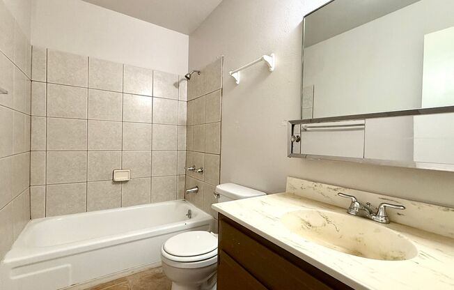 2 beds, 1 bath, 800 sqft, $1,150, Unit Unit 6