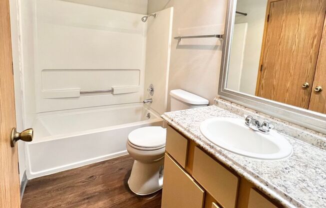 1 bed, 1 bath, 675 sqft, $1,192, Unit H-12