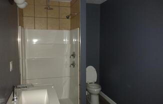 1626 W 15 ST