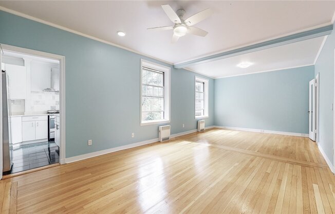 37 28 85 ST