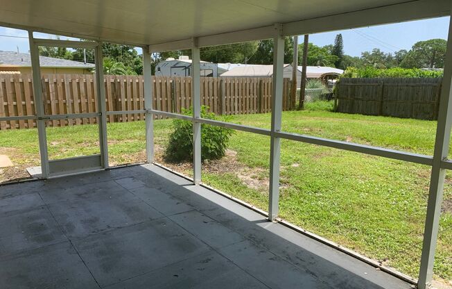 3/2/1 RENTAL HOUSE IN THE RIVER PARK AREA.