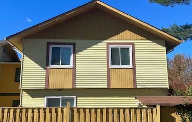 NICE WELL MAINTAINED TOWNHOME