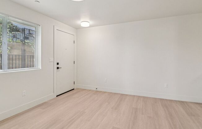 2 beds, 2 baths, $3,595, Unit 212