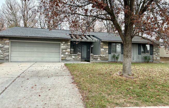 5120 Turret~Corner Lot in Northwest Boise w/ Granite, Unmatched Backyard, Tons of Character!