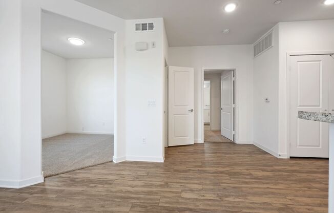 2 beds, 1 bath, 864 sqft, $2,575, Unit 305