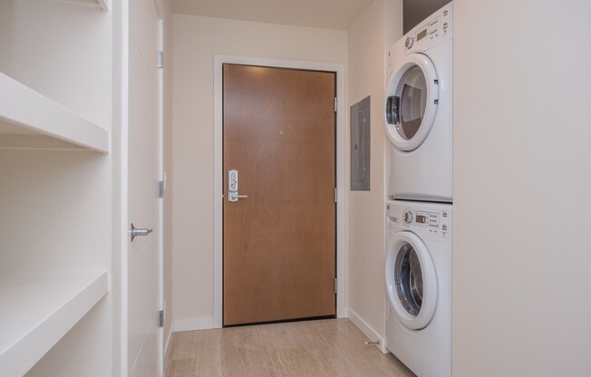 Studio, 1 bath, 479 sqft, $1,495, Unit 1403