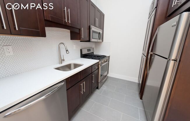 12 21 ASTORIA BLVD