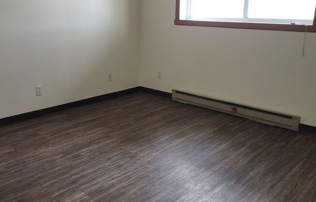 Studio, 1 bath, 375 sqft, $800, Unit 10