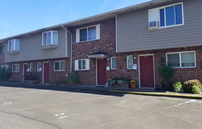 2 beds, 1.5 baths, 1,100 sqft, $1,750, Unit 7