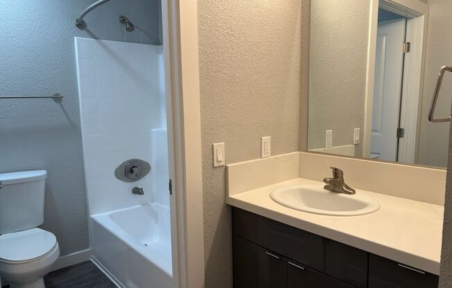 1 bed, 1 bath, 668 sqft, $2,195, Unit 7L