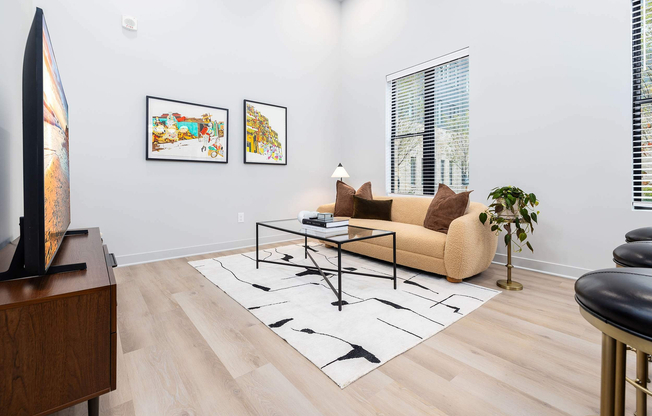 JaegerSquare.com3