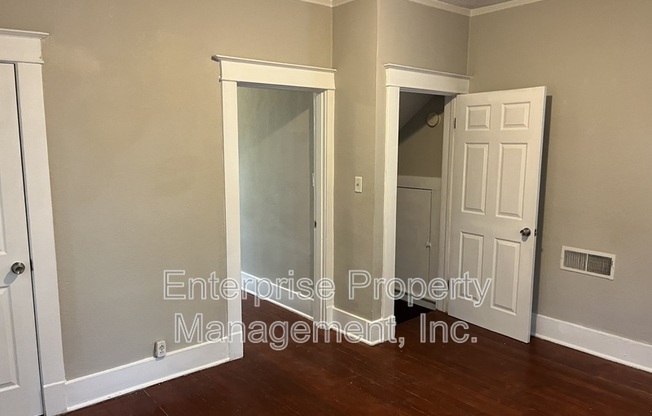 2 beds, 1 bath, $1,150