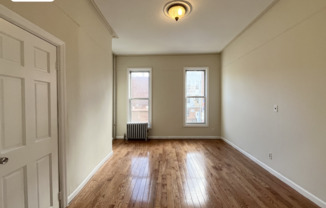 1 bed, 1 bath, $2,750, Unit 2R