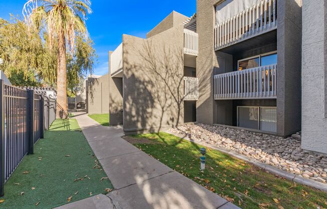 1 bed, 1 bath, 680 sqft, $1,095, Unit 220