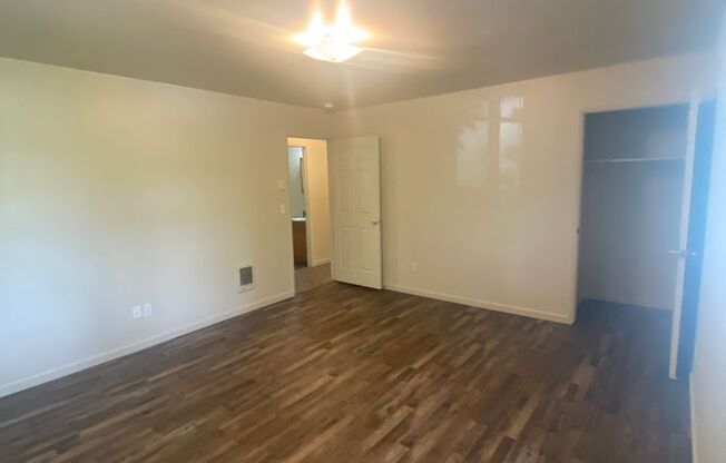 2 beds, 1.5 baths, 1,050 sqft, $1,495