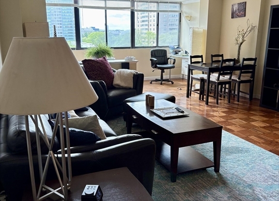 1 bed, 1 bath, 828 sqft, $3,550, Unit 6O
