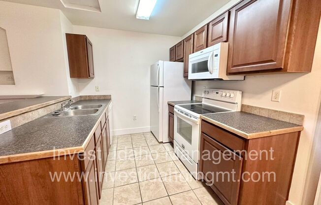 2 beds, 2 baths, $1,395, Unit #104