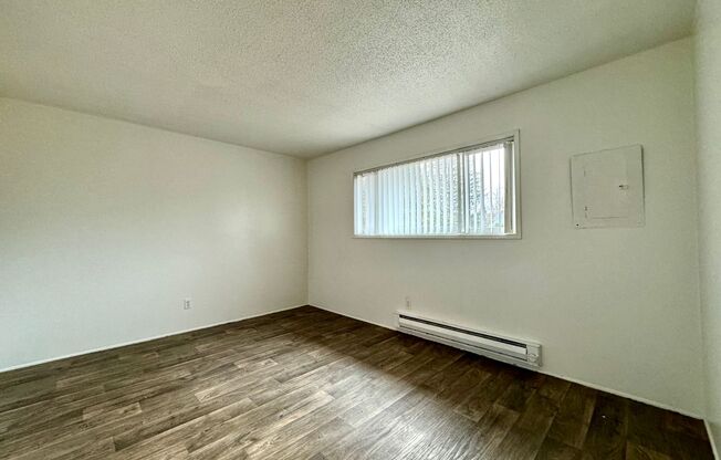1 bed, 1 bath, 650 sqft, $1,299, Unit 28
