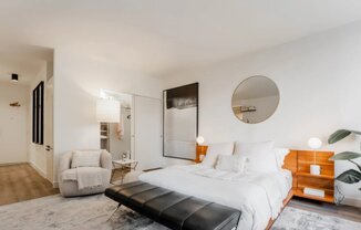 37 E CHESTNUT