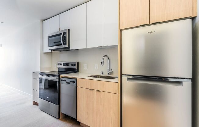 Studio, 1 bath, 300 sqft, $1,599, Unit 419