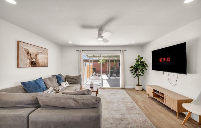 Spacious Furnished 5 Bed / 2 Bath Single Family Home with Private Pool in Las Vegas