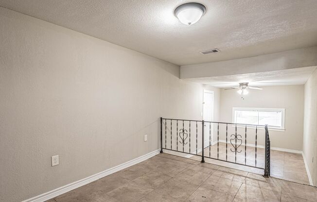 2 beds, 1 bath, $1,255