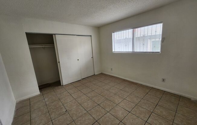 1 bed, 1 bath, 717 sqft, $700, Unit Unit 2