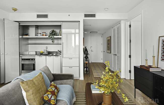 1 bed, 1 bath, 633 sqft, $6,050, Unit PHD