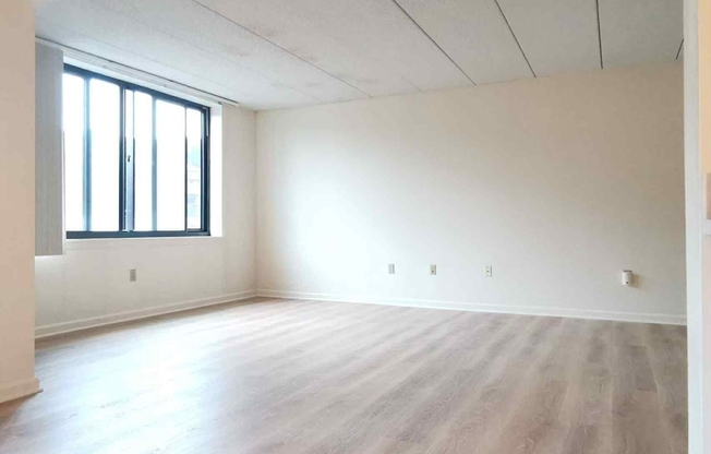 2 beds, 2 baths, 1,020 sqft, $4,200, Unit 302
