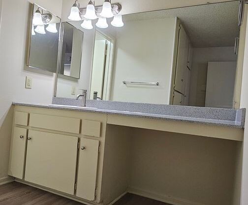 2 beds, 2 baths, 900 sqft, $2,600, Unit 230