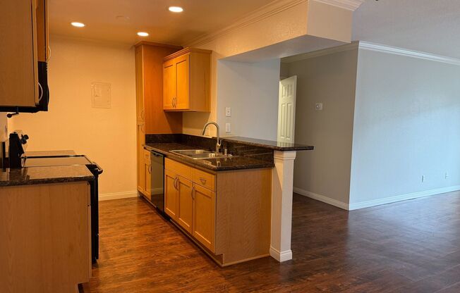 1 bed, 1 bath, 736 sqft, $2,160, Unit C059