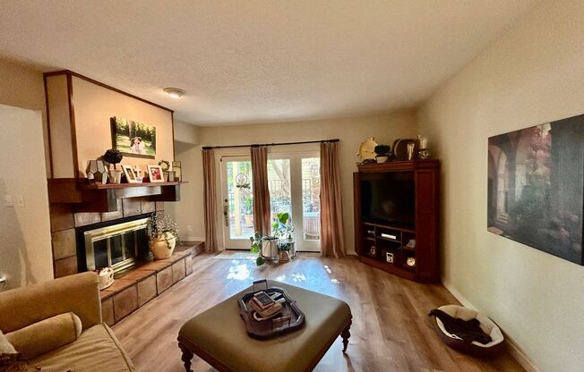 Gorgeous Condo in The Gated Community of The Timbers!