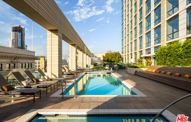 2 beds, 2.5 baths, 1,201 sqft, $5,000, Unit 3202