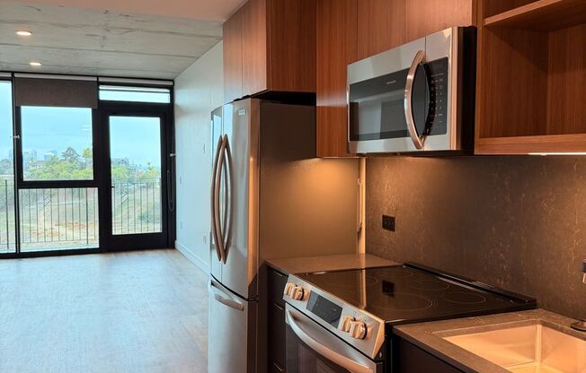 Studio, 1 bath, 422 sqft, $2,580, Unit 808