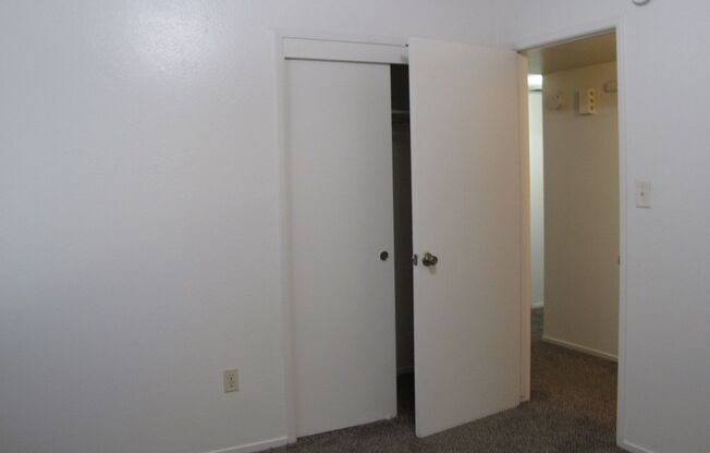 3 beds, 2 baths, $1,600, Unit Unit D