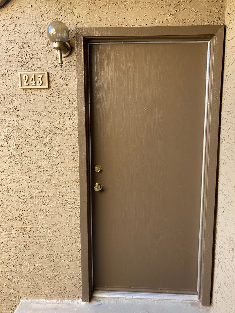 1 bed, 1 bath, 670 sqft, $1,175, Unit 243