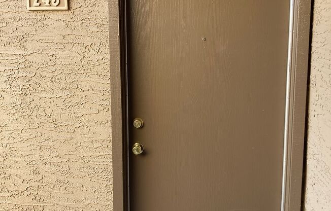 1 bed, 1 bath, 670 sqft, $1,175, Unit 243