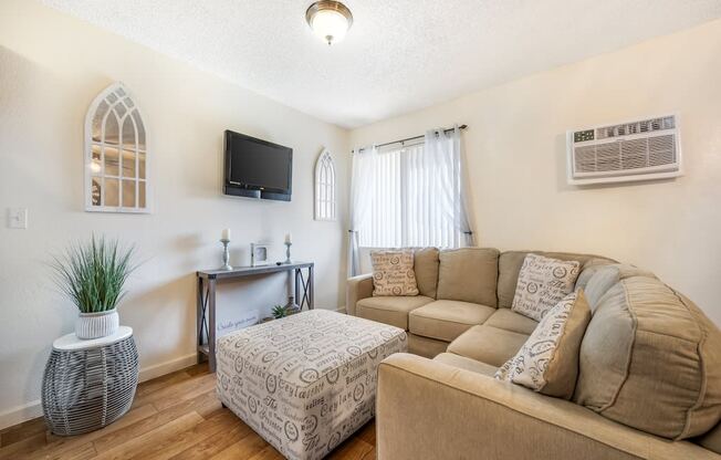 Cozy Living Room at The Sands