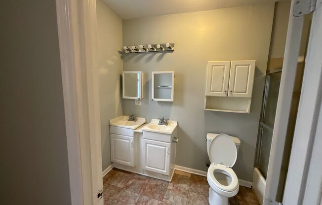 7419-35 S Colfax Ave.