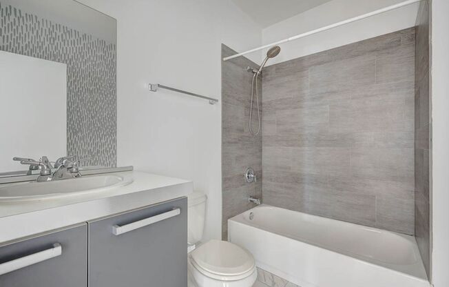 2 beds, 2 baths, $2,125, Unit 3A