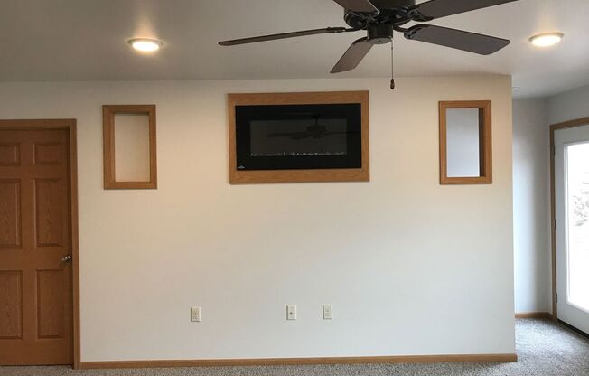 2 beds, 1.5 baths, 1,525 sqft, $1,500, Unit 2499 3