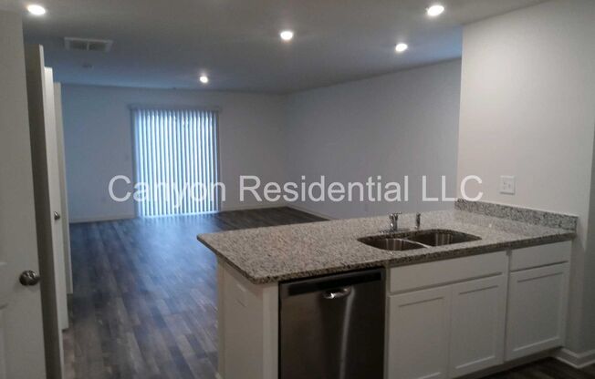 BRAND NEW single family house!3bedrooms, 2.5bathrooms,