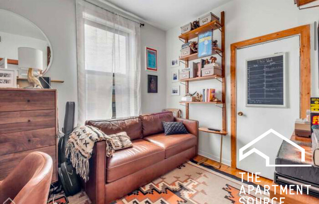 2842 W AUGUSTA